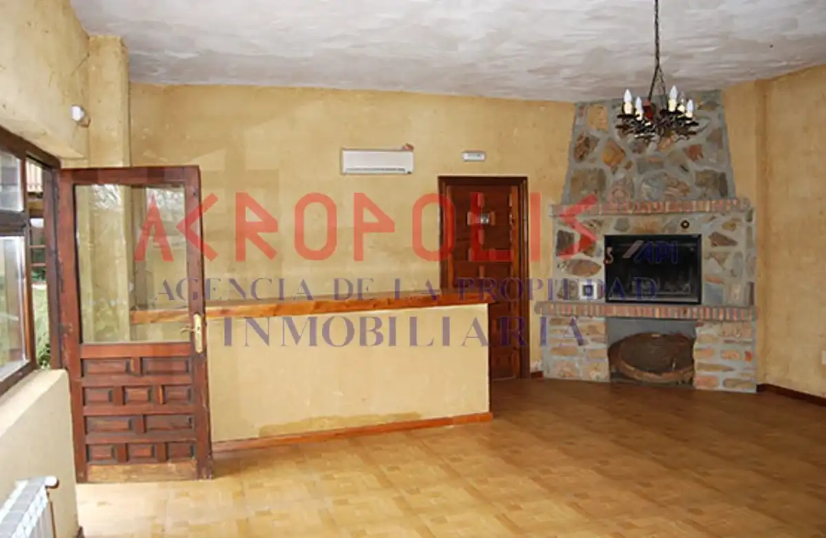 Local en venta en Santa María de la Vega