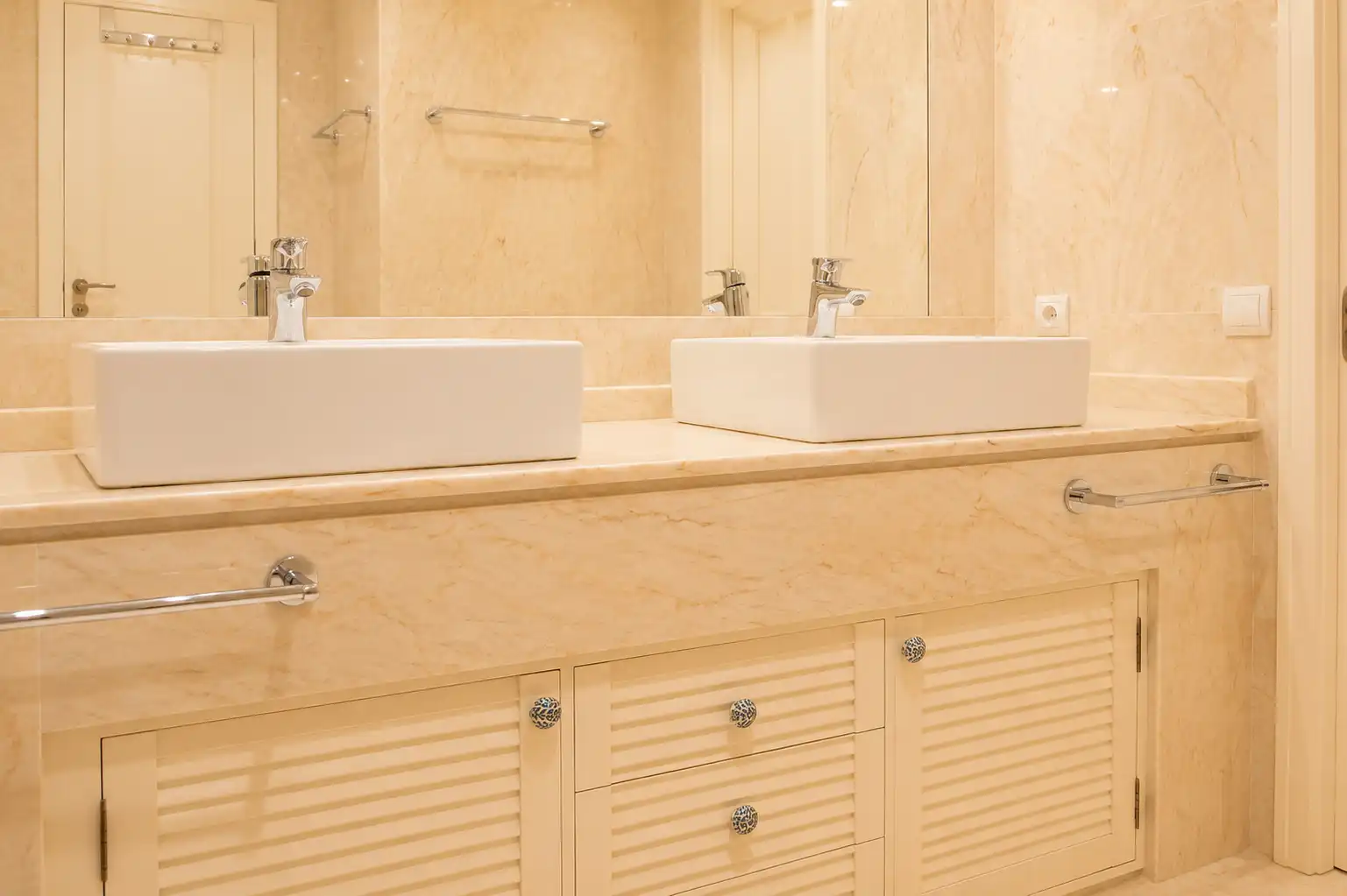 Baño de Piso de alquiler en Pozuelo de Alarcón con Terraza, Trastero y Piscina comunitaria