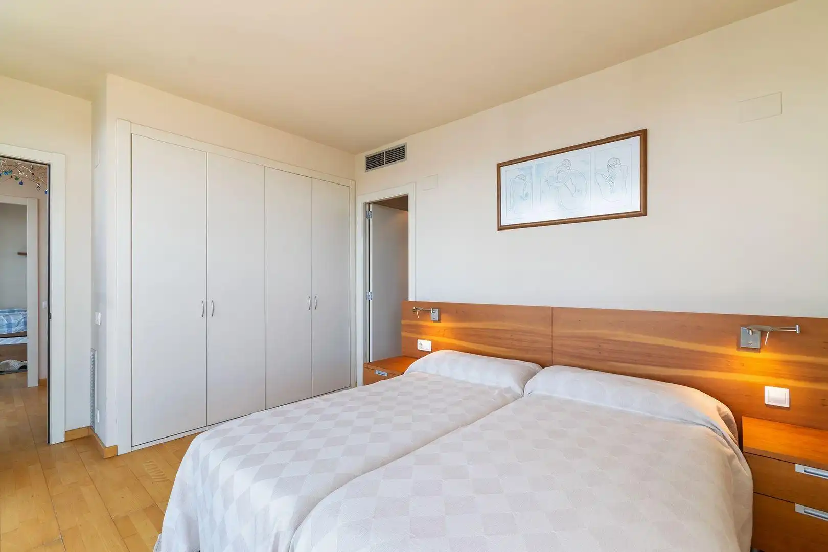 Schlafzimmer von Maisonette zum Verkauf in Barcelona mit Klimaanlage, Heizung und Privatgarten