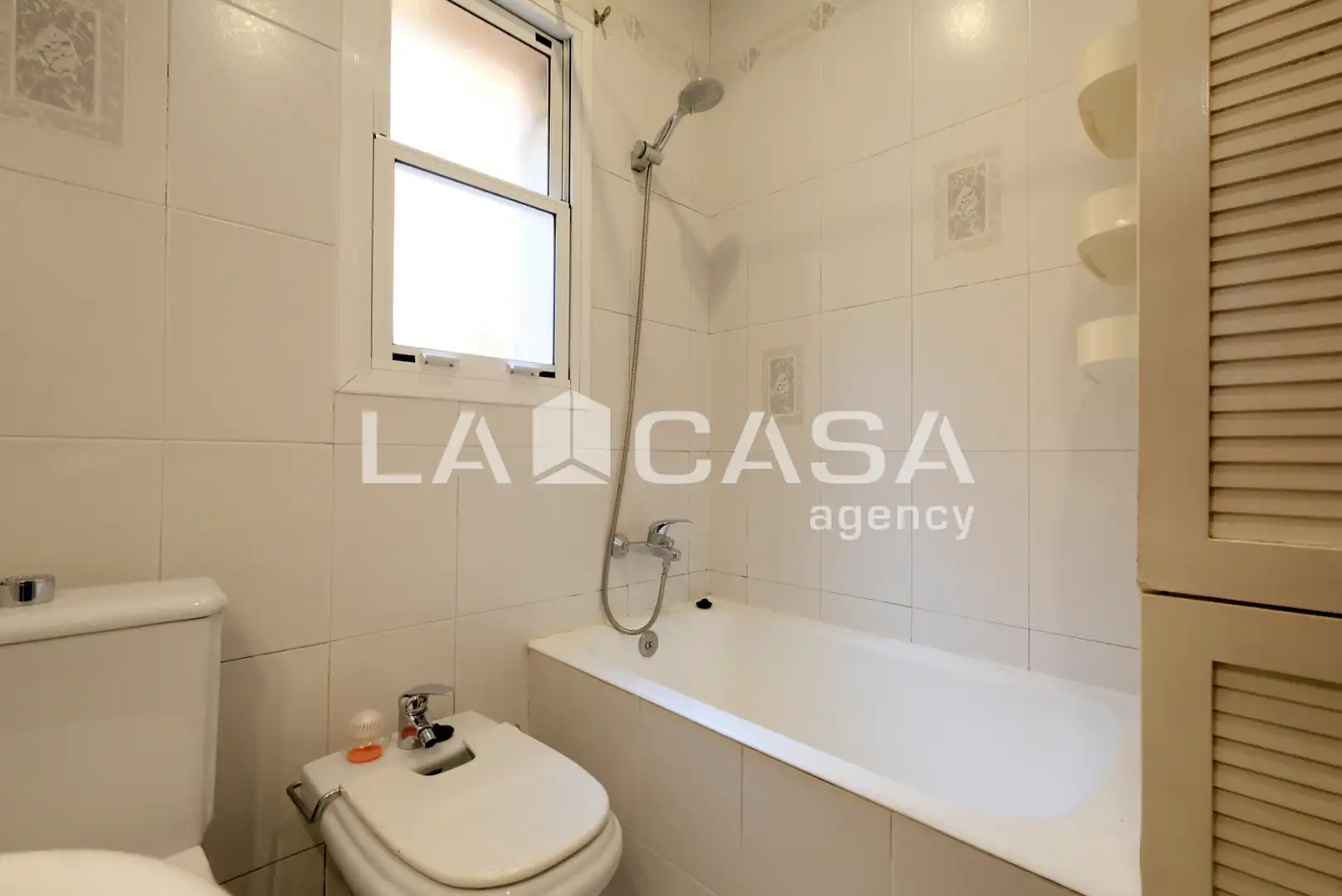 Bany de Pis en venda en Barcelona amb Calefacció, Parquet i Forn