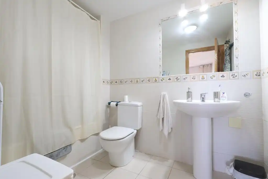 Badezimmer von Wohnungen zur Miete in Orihuela mit Terrasse, Möbliert und Balkon