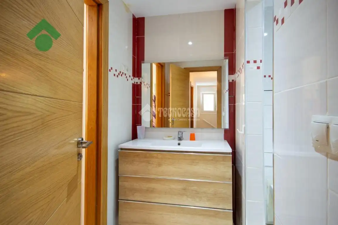 Baño de Casa adosada en venta en Rincón de la Victoria con Aire acondicionado y Piscina comunitaria