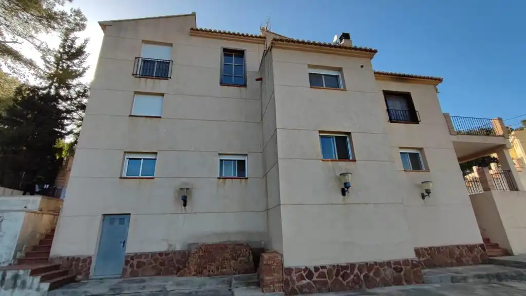 Vista exterior de Casa o chalet en venta en Oliva con Jardín privado, Terraza y Amueblado