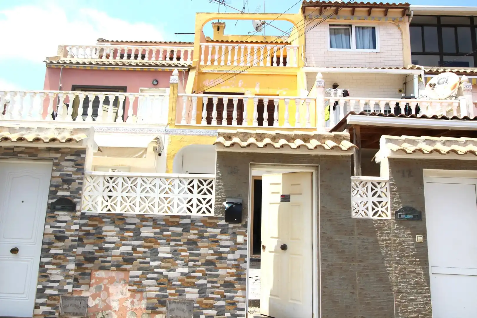 Vista exterior de Casa adosada en venda en Torrevieja