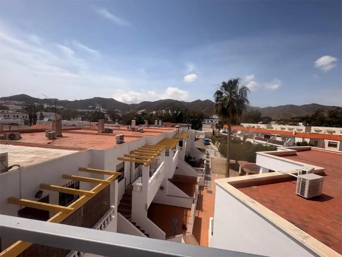 Außenansicht von Wohnung zum Verkauf in Níjar mit Klimaanlage, Schwimmbad und Balkon