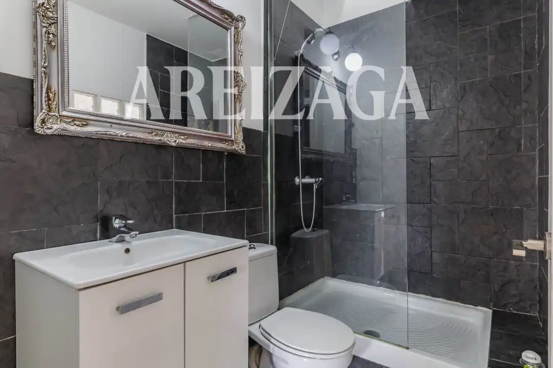 Baño de Ático en venta en Donostia - San Sebastián  con Calefacción y Amueblado
