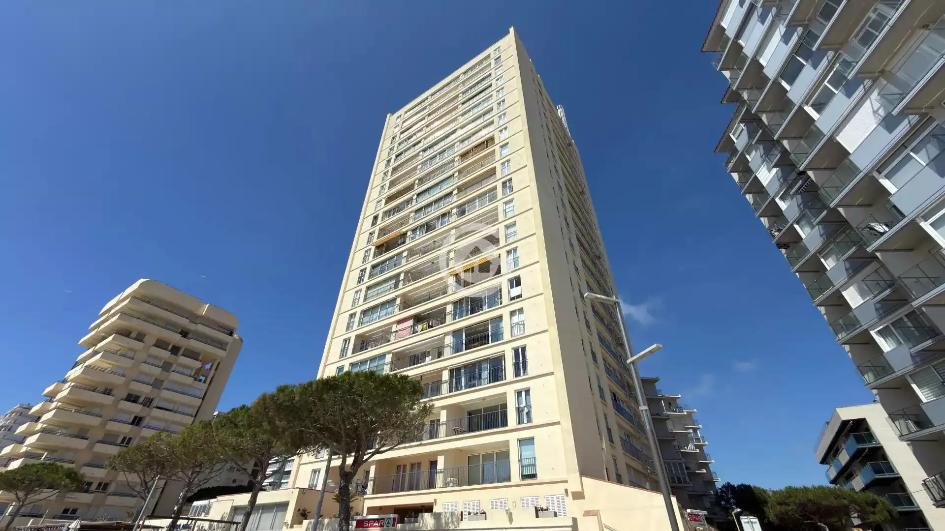 Pis amb ascensor en venda a AV DE LA CIUTAT DE GIRONA, imagen 3