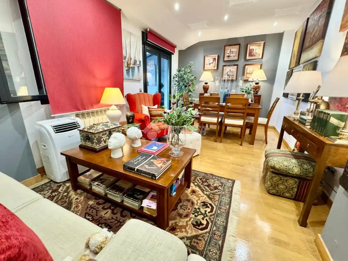 Sala d'estar de Àtic en venda en Cabanillas del Campo amb Calefacció, Terrassa i Moblat