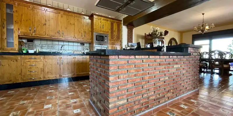 Cuina de Casa o xalet en venda en Loja amb Aire condicionat, Jardí privat i Terrassa