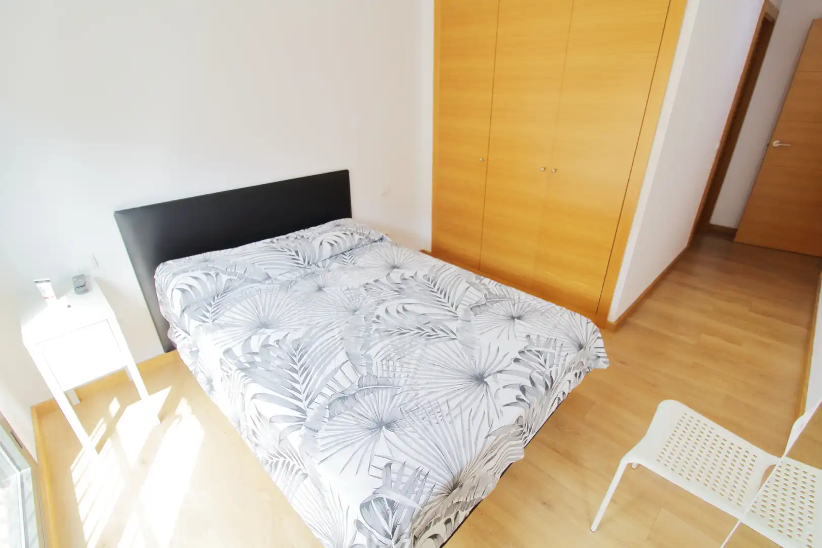 Bedroom of Flat for sale in Valencia  with Air Conditioner, Parquet flooring and Balcony