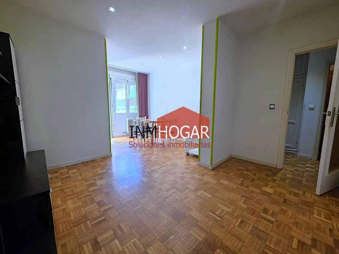 Sala de estar de Piso en venta en Ávila con Calefacción, Parquet y Balcón