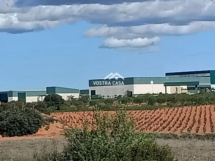 Vista exterior de Terreno en venta en Caudete de las Fuentes