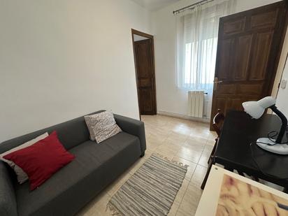 Living room of Flat to rent in  Madrid Capital  with Heating, Furnished and Washing machine