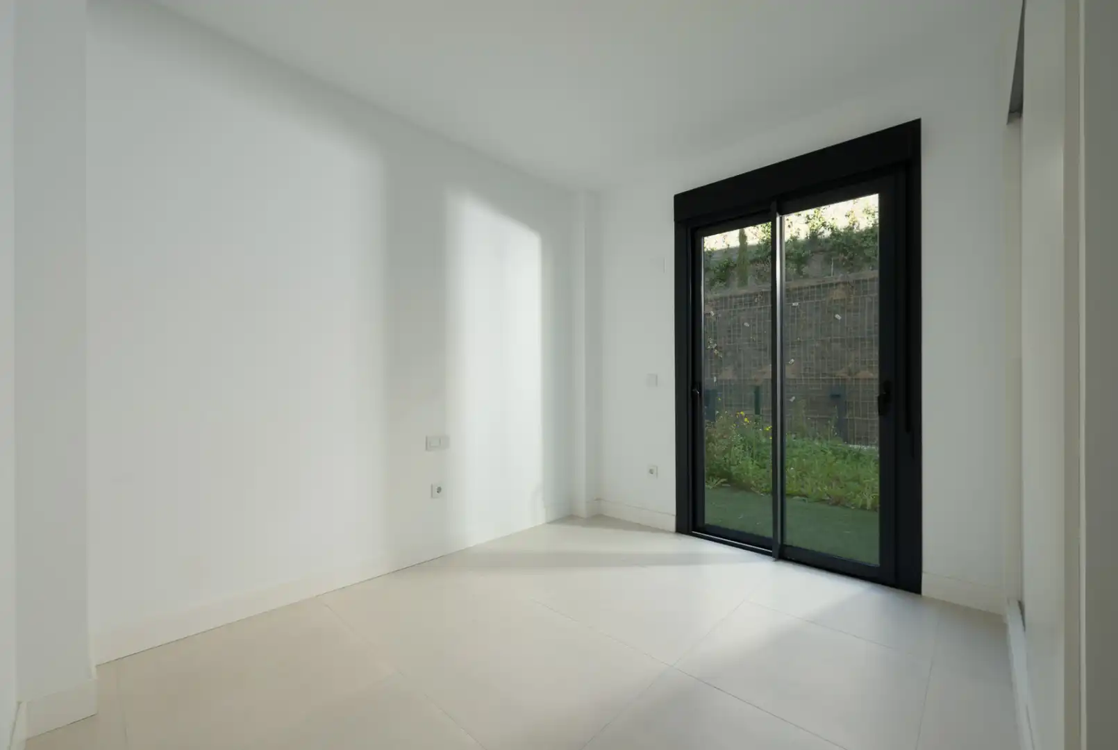 Habitación de Planta baja en venta en Fuengirola con Aire acondicionado, Jardín privado y Terraza