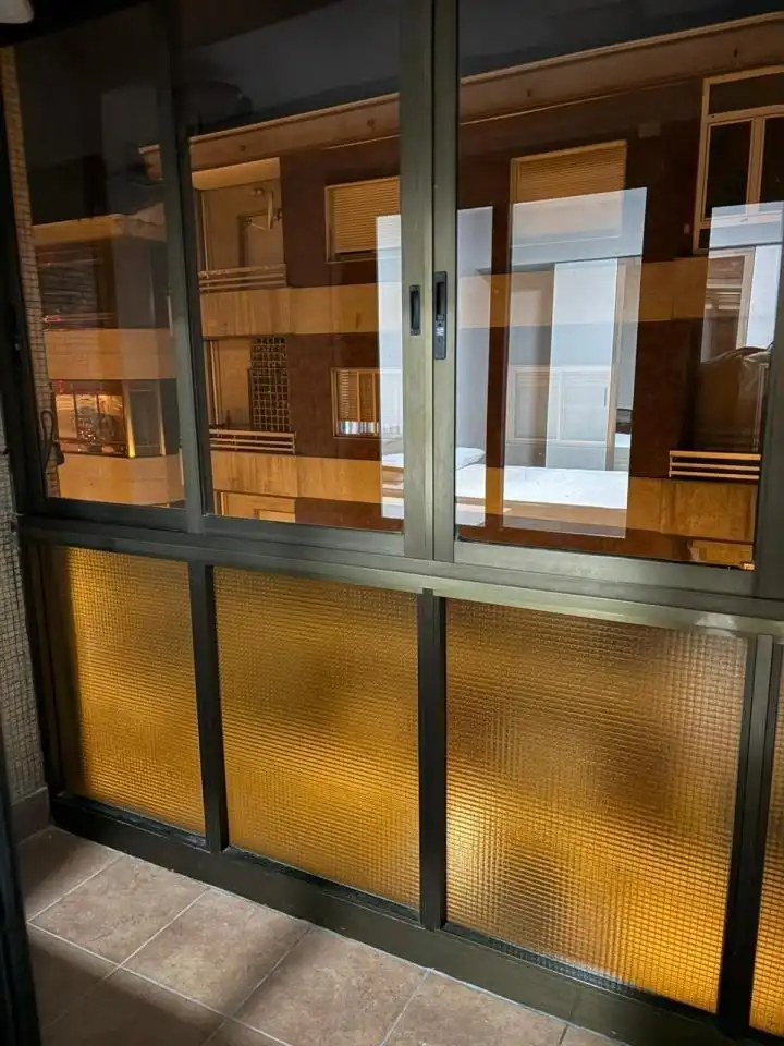 Vista exterior de Pis per a compartir en Ourense Capital  amb Calefacció, Moblat i Balcó