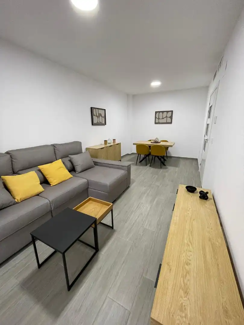 Wohnzimmer von Wohnung zur Miete in La Rinconada mit Klimaanlage, Heizung und Terrasse