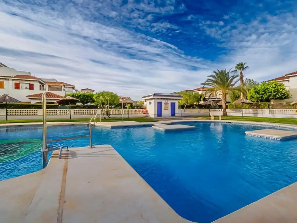 Piscina de Apartamento en venta en Vera con Aire acondicionado, Terraza y Amueblado