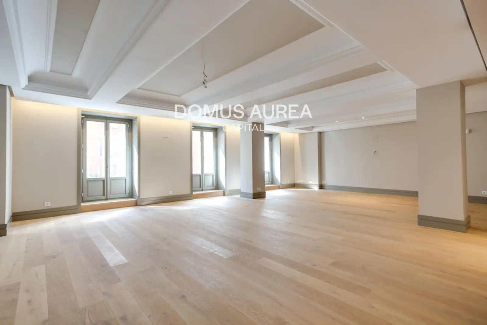 Flat with lift to rent in Juan de Mena