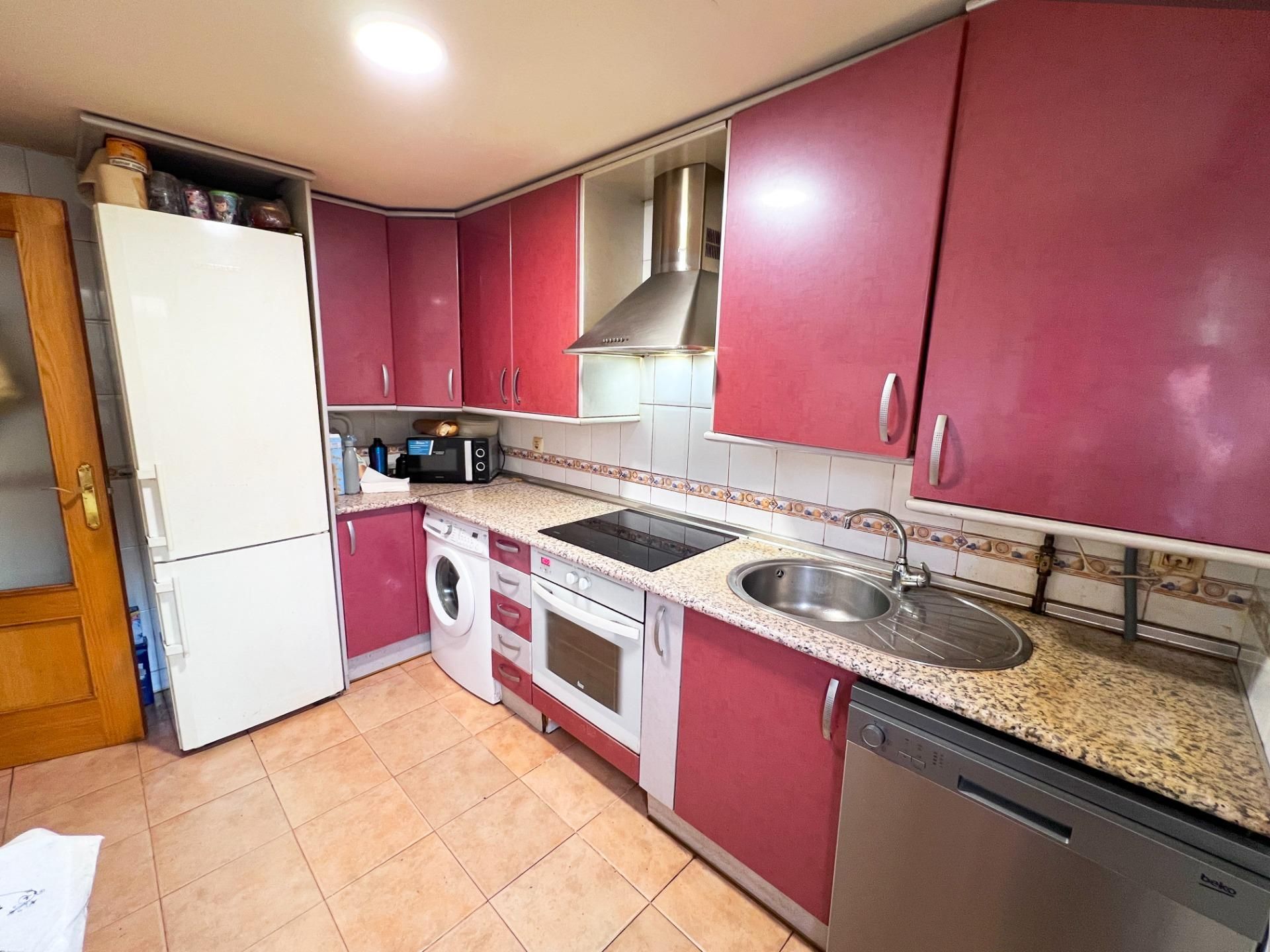 Kitchen of Single-family semi-detached for sale in Valdemoro  with Air Conditioner, Heating and Private garden