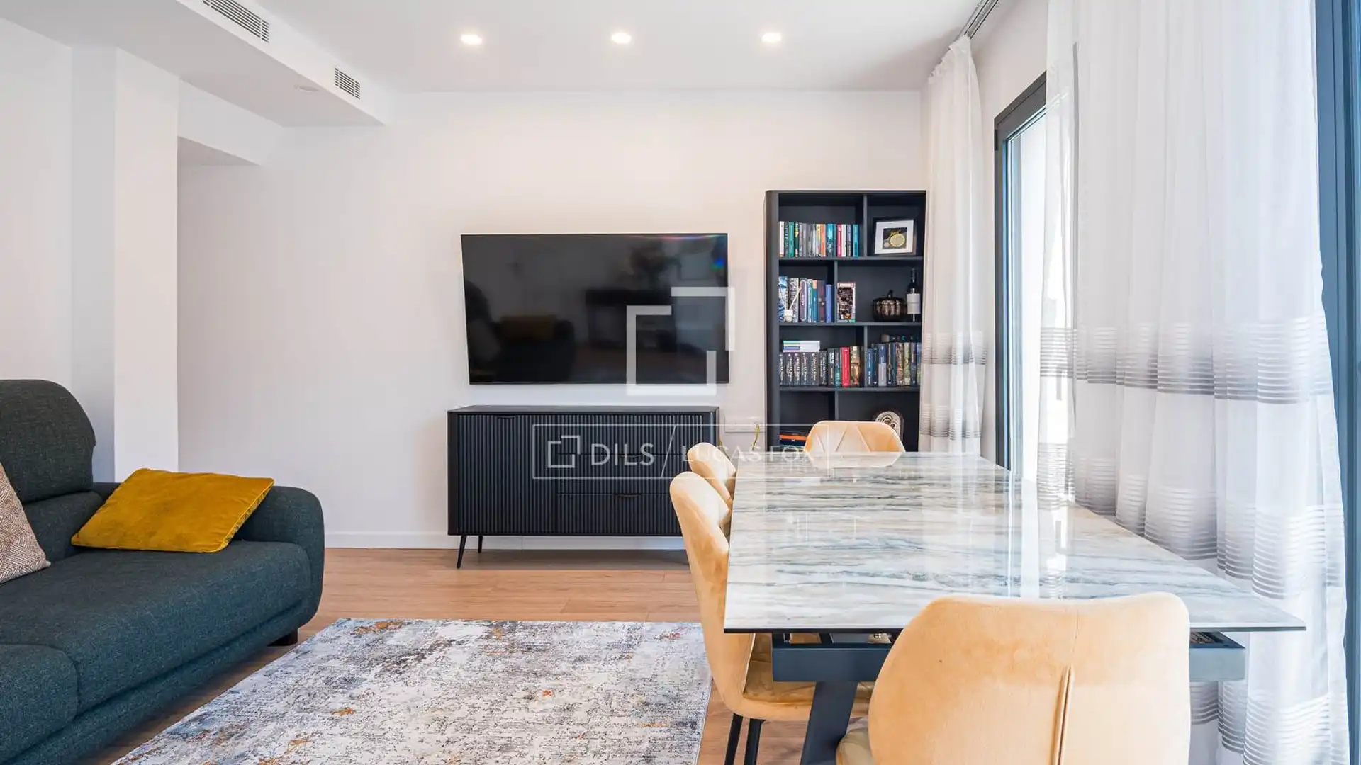 Sala de estar de Piso en venta en Sant Cugat del Vallès con Aire acondicionado, Calefacción y Terraza