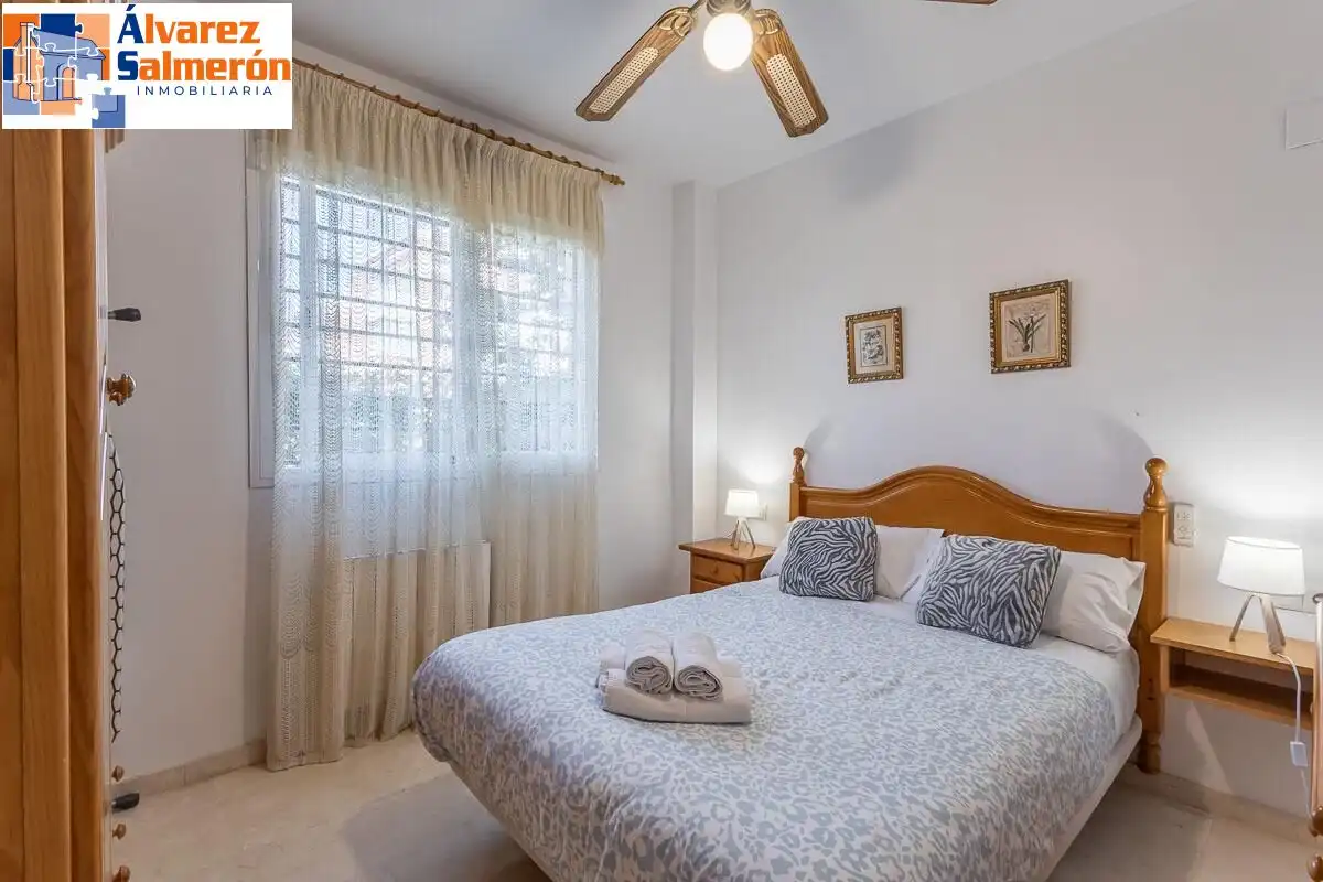 Habitación de Casa o chalet en venta en Huétor Vega con Terraza, Piscina y Balcón