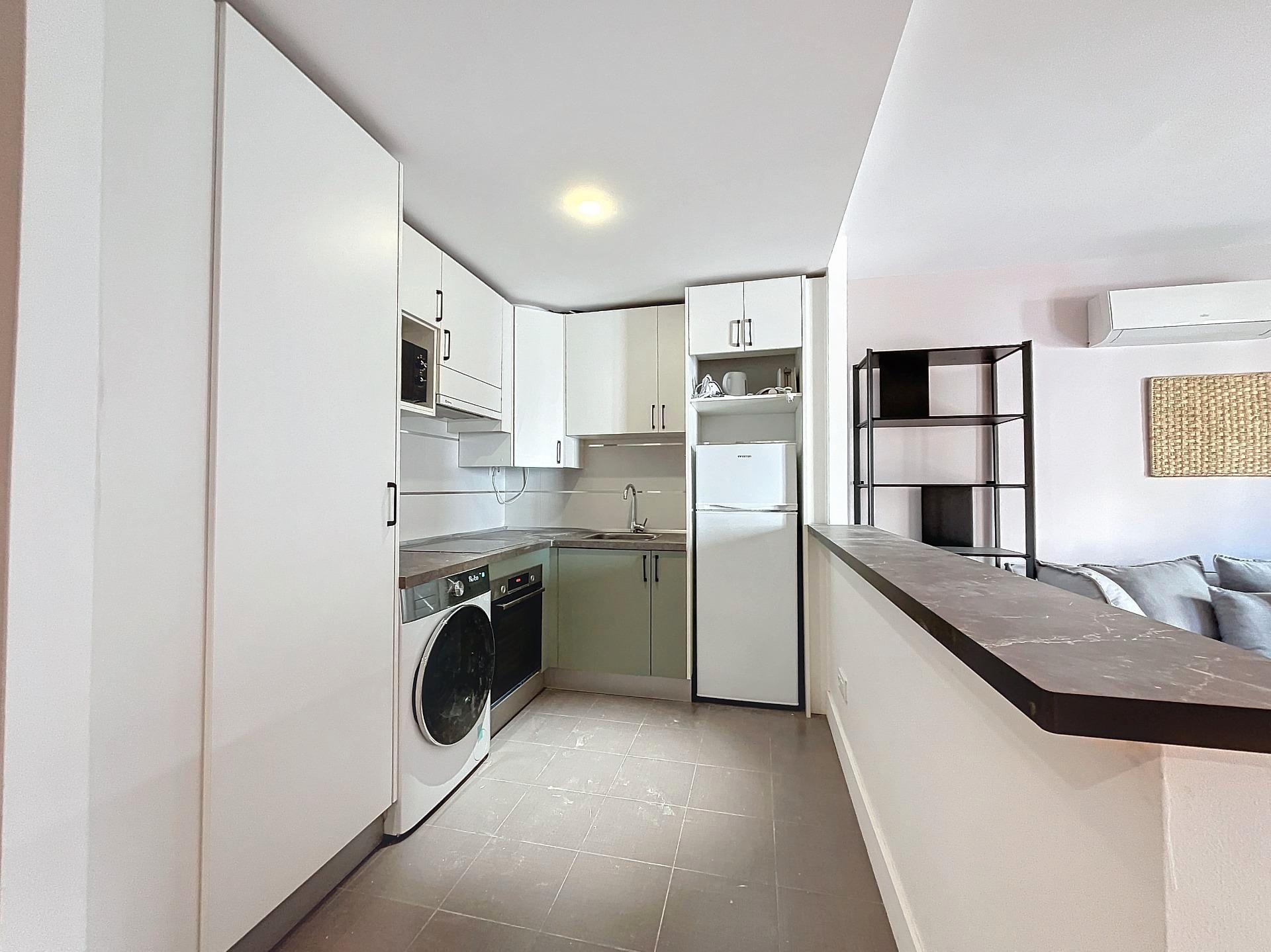 Cuina de Apartament de lloguer en Málaga Capital amb Aire condicionat, Moblat i Rentadora