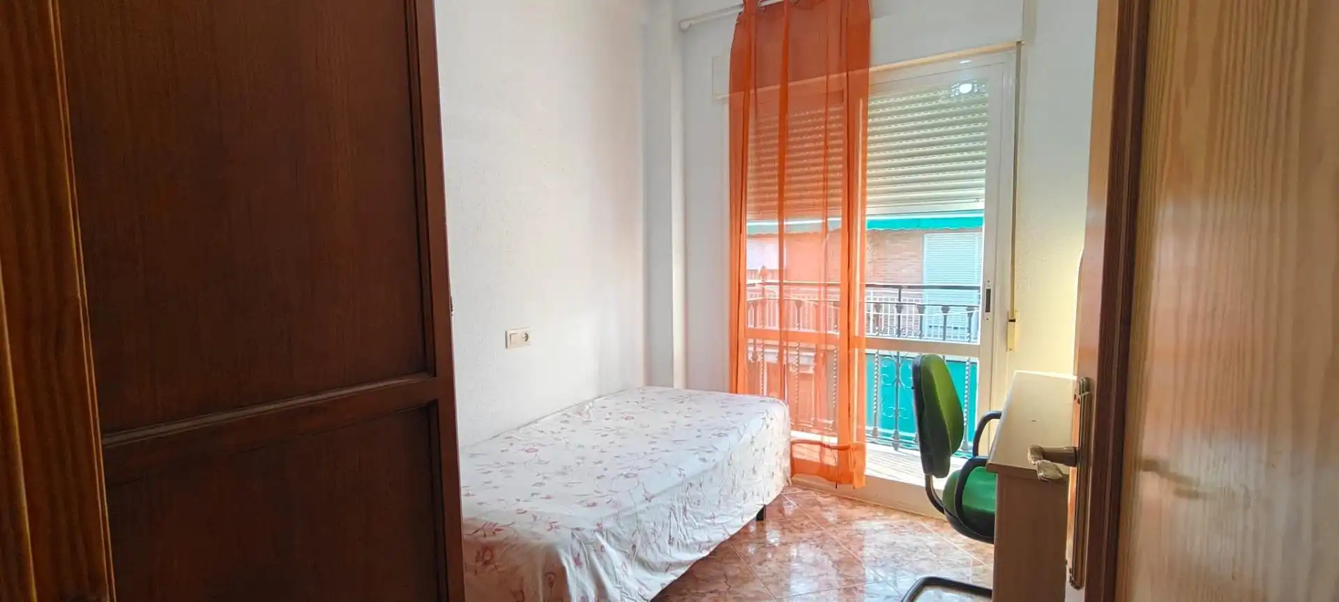Schlafzimmer von Wohnung zur Miete in Granada mit Klimaanlage, Terrasse und Möbliert