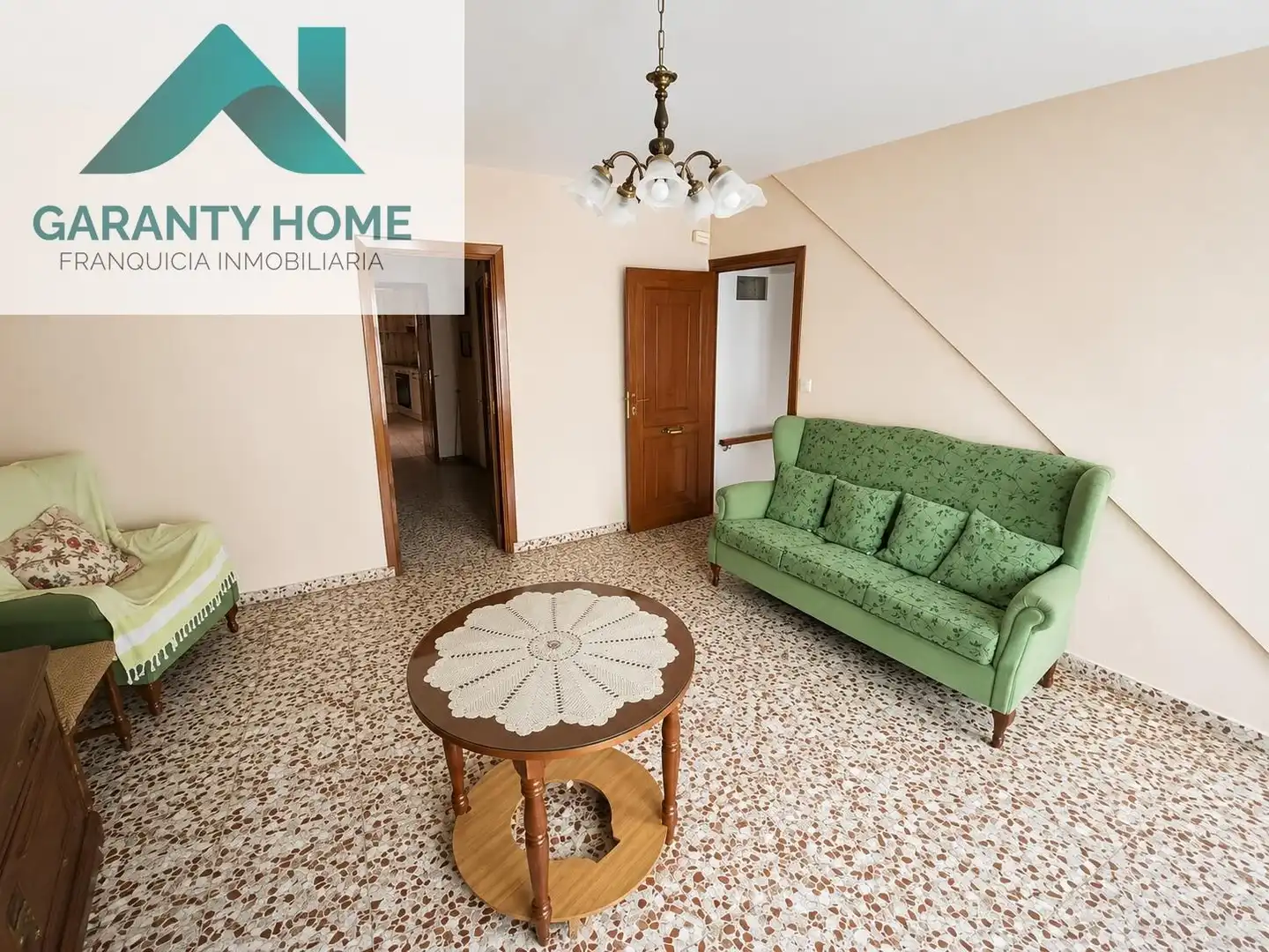 Sala de estar de Casa o chalet en venta en Fuensanta de Martos con Terraza, Trastero y Amueblado