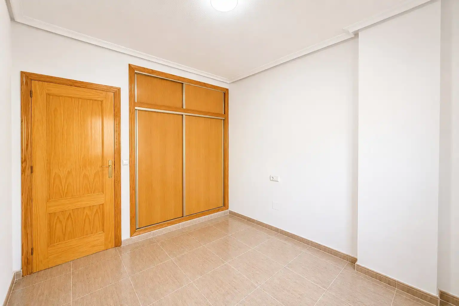 Planta baja de alquiler en Algorfa con Aire acondicionado, Calefacción y Jardín privado