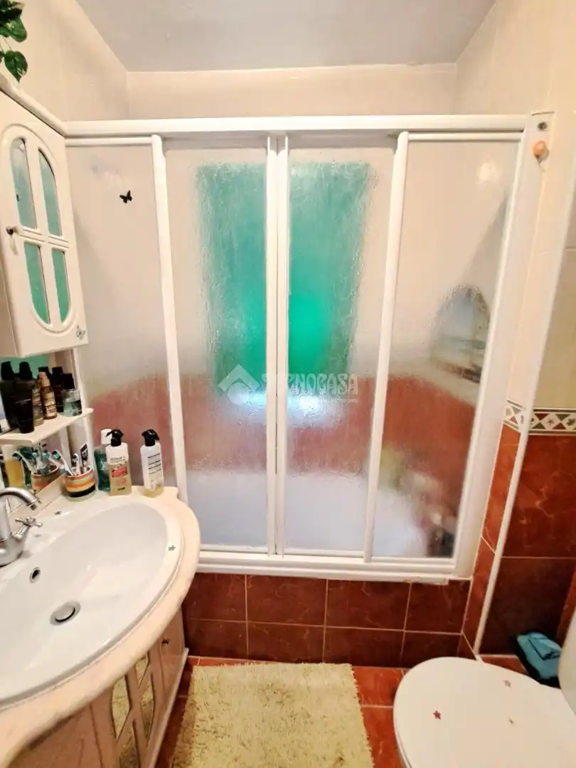Baño de Piso en venta en Parla con Aire acondicionado, Calefacción y Internet