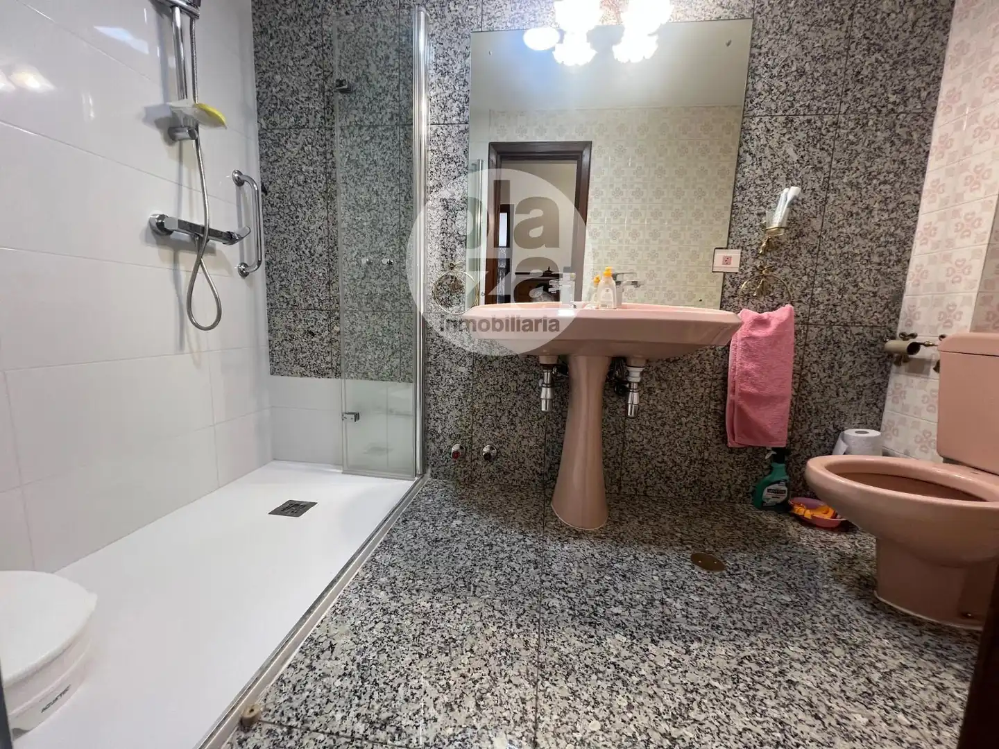 Bathroom of Flat for sale in Burgos  with Heating, Terrace and Storage room