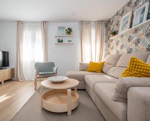 Sala d'estar de Apartament de lloguer en  Madrid Capital amb Calefacció i Moblat
