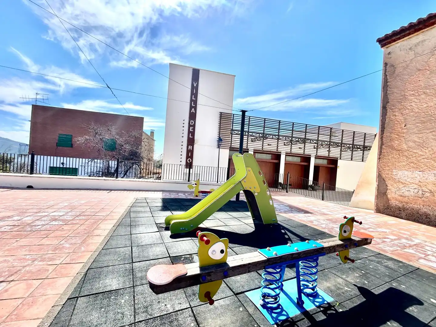 Vista exterior de Casa adosada en venta en Paterna del Río con Calefacción, Terraza y Trastero