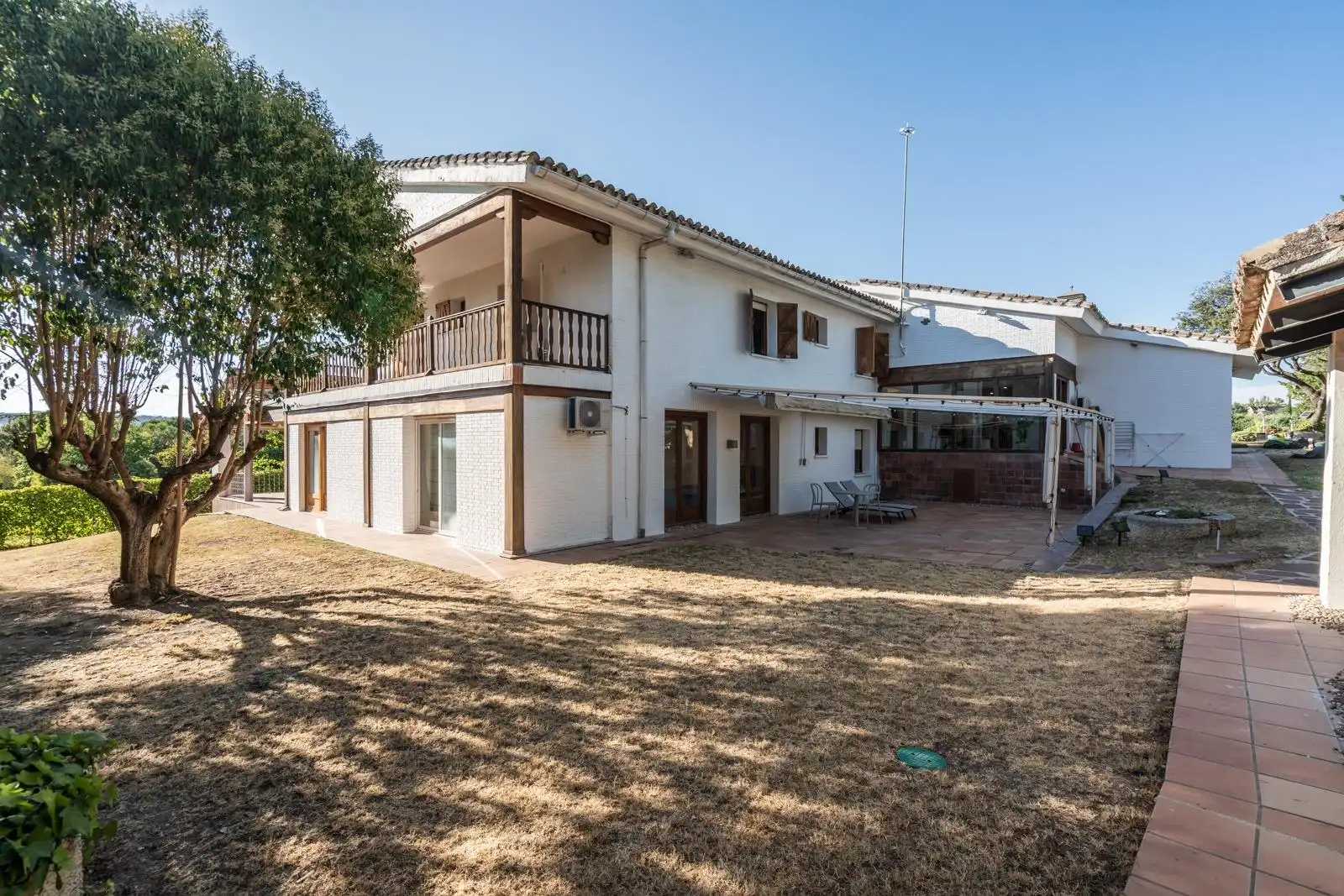 Vista exterior de Casa o chalet en venta en Las Rozas de Madrid con Aire acondicionado, Calefacción y Jardín privado