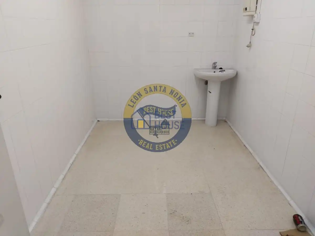 Business premises for sale in Trobajo del Camino, imagen 21