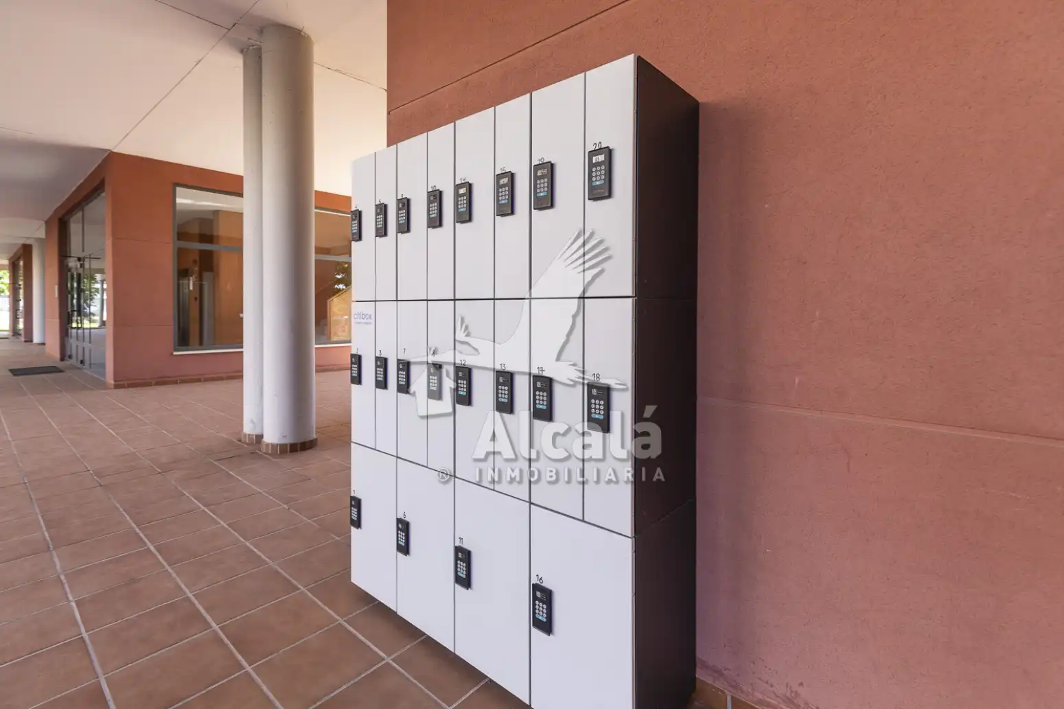 Parkplatz von Wohnung zum Verkauf in Alcalá de Henares mit Klimaanlage, Heizung und Privatgarten