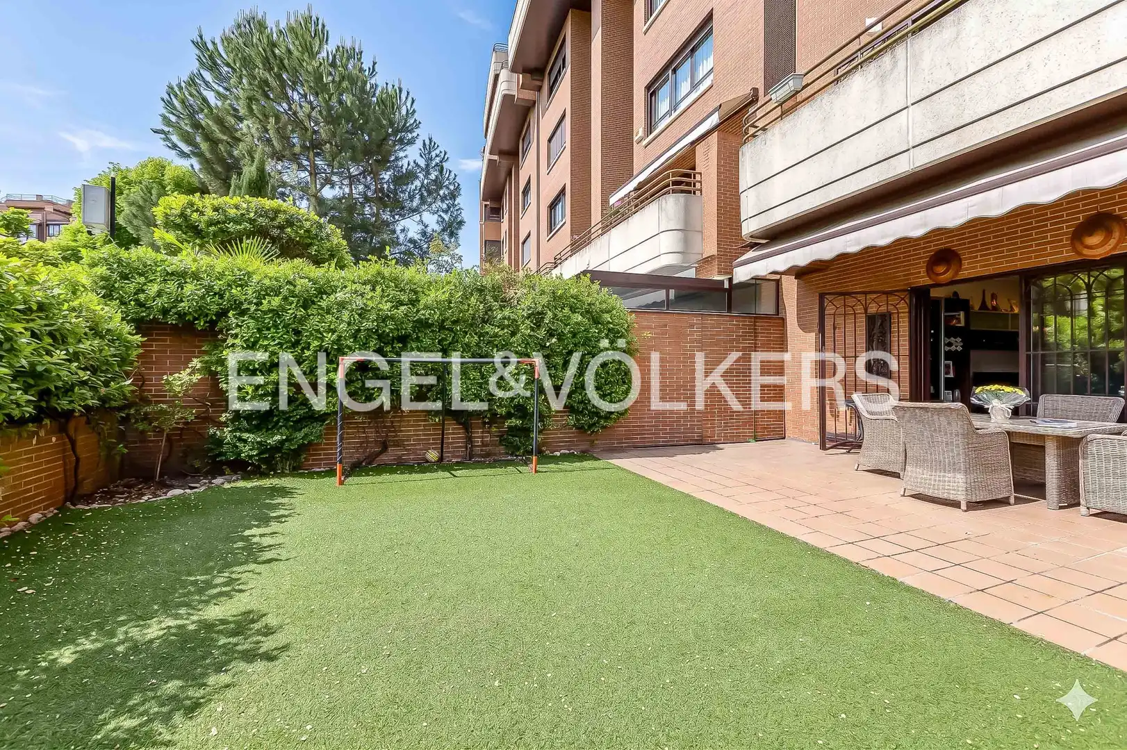 Terrace of Flat for sale in  Madrid Capital  with Air Conditioner, Heating and Private garden