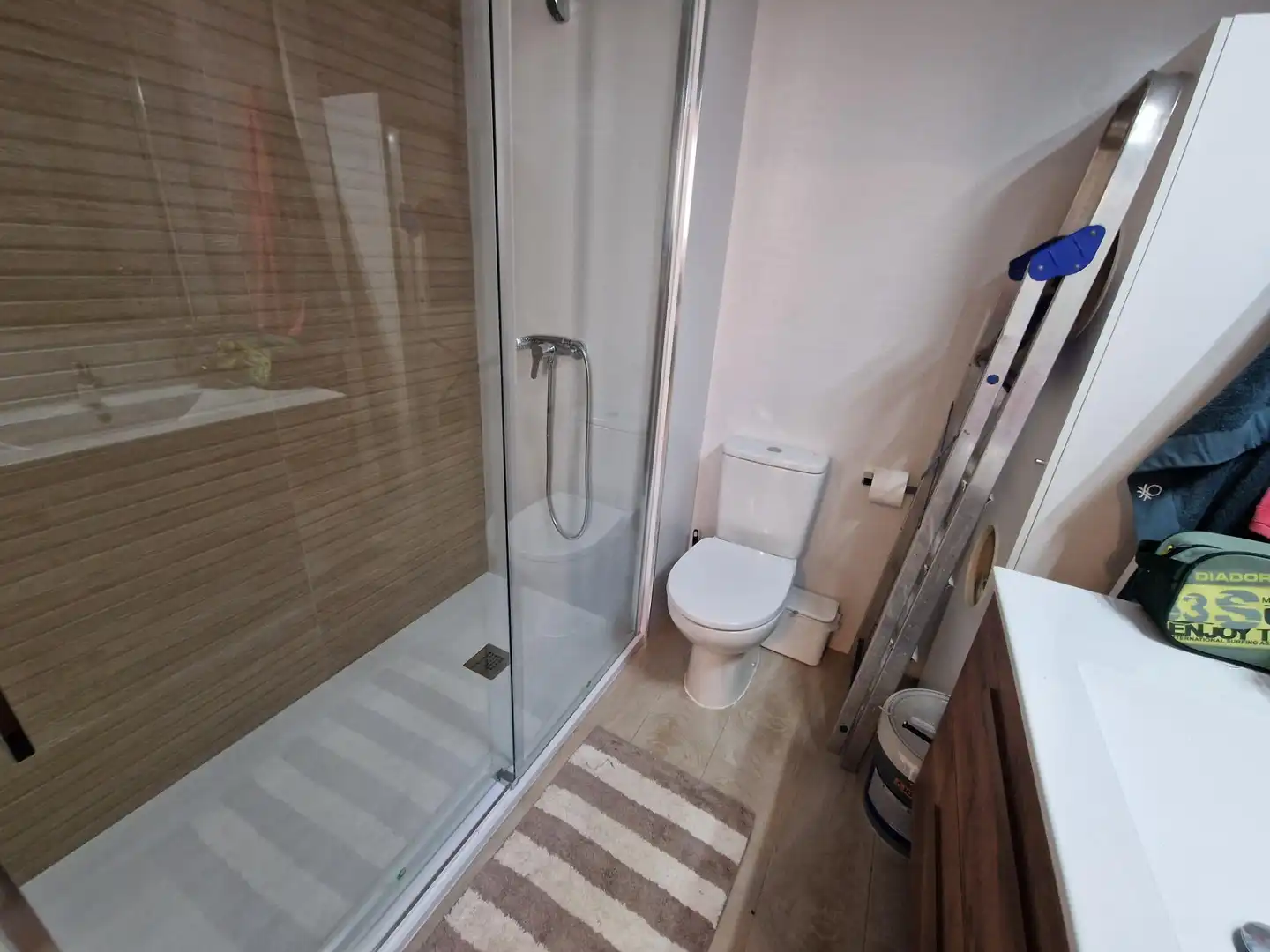 Badezimmer von Erdgeschoss zur Miete in Águilas mit Klimaanlage, Möbliert und Alarm