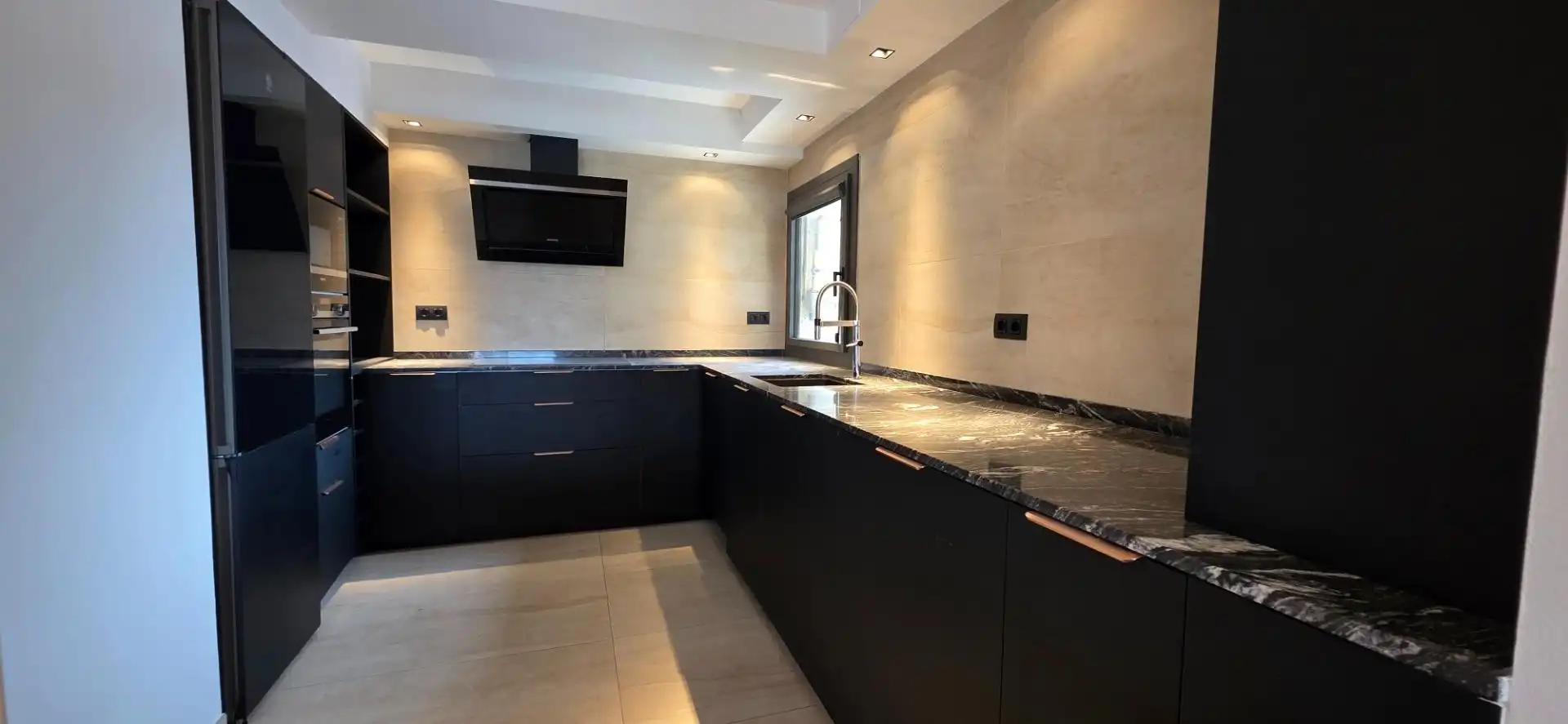 Cocina de Apartamento en venta en Ciutat Vella