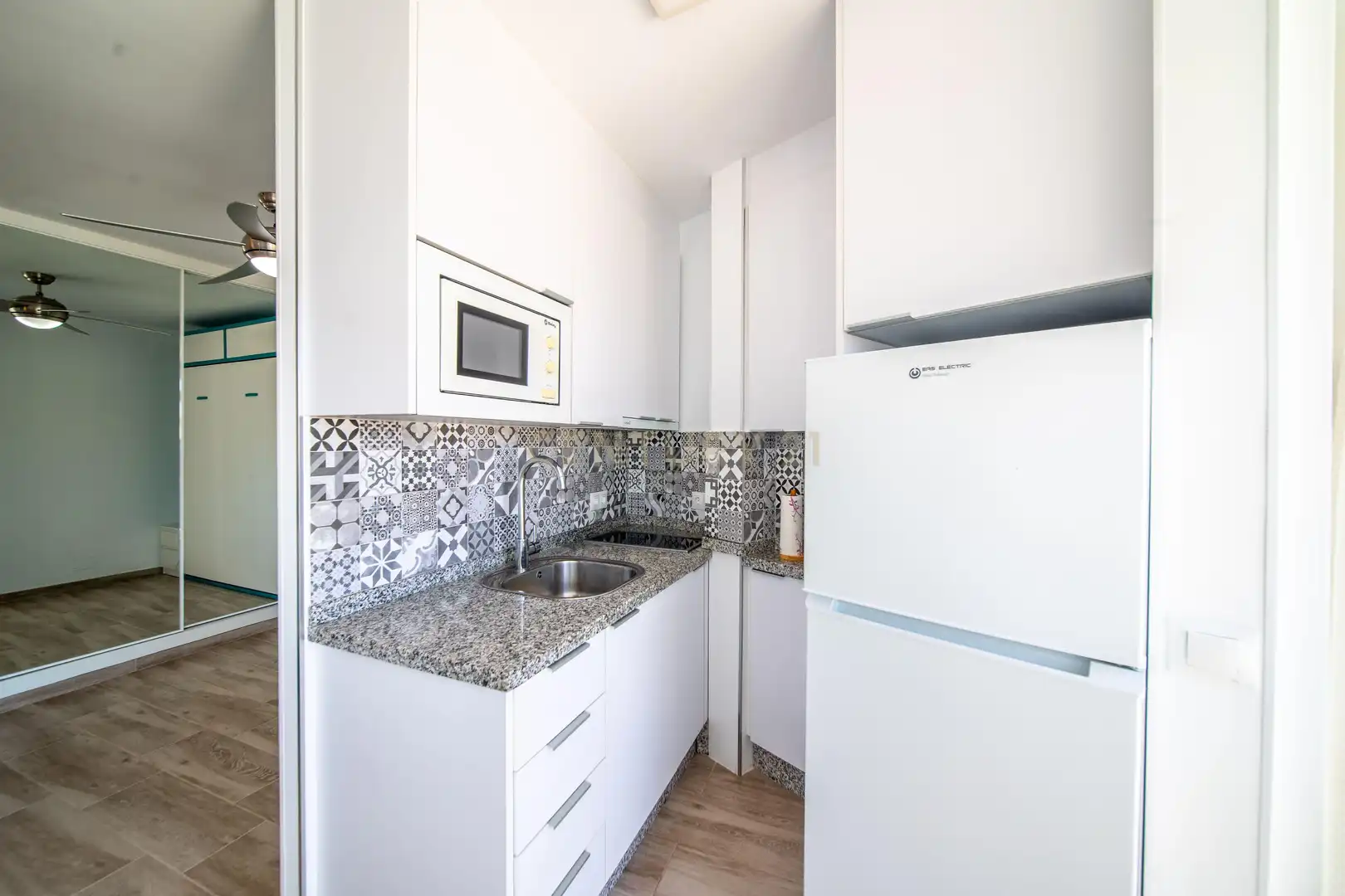 Apartment with pool for sale in AV MANUEL MENA PALMA 2 MAITE IIBENALMADENA (MÁLAGA) 2, imagen 8