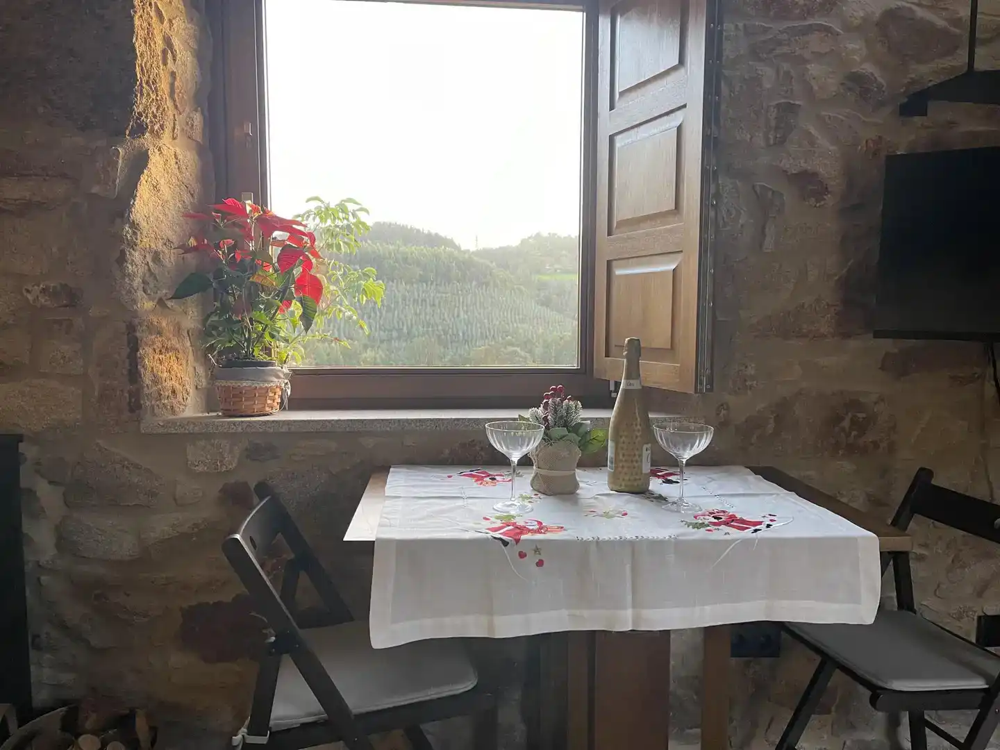 Esszimmer von Country house zur Miete in A Laracha   mit Privatgarten, Schwimmbad und Möbliert