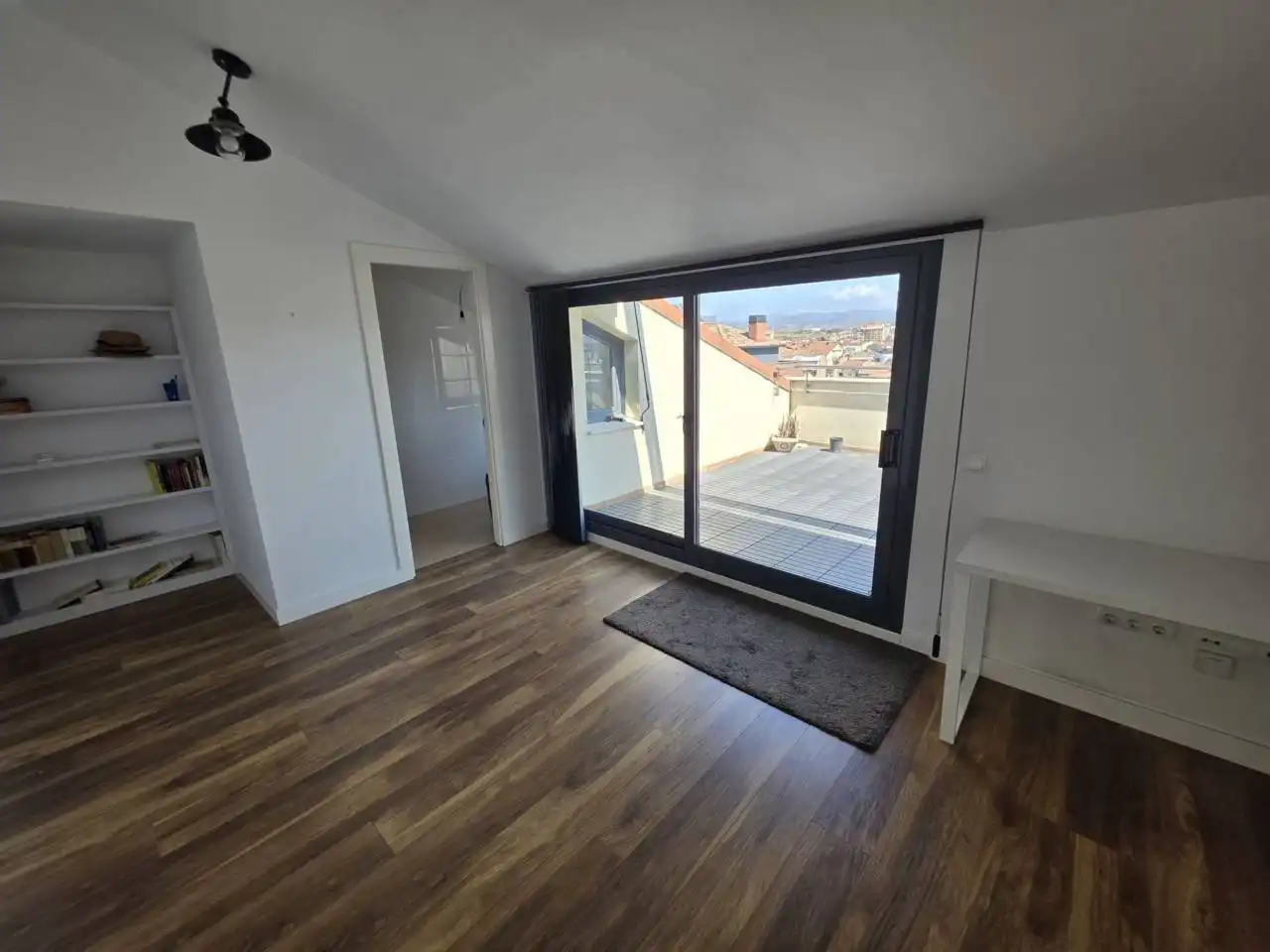 Duplexes for rent in Calle MOSSÈN SERAPI FARRE, Poble Nou