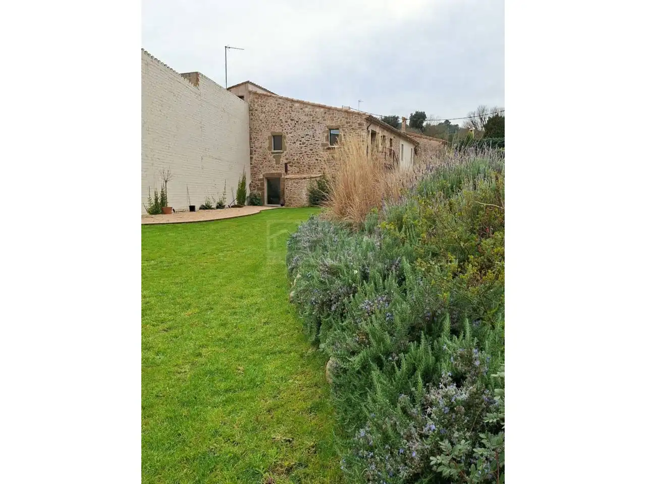 Garten von Country house zur Miete in Foixà mit Klimaanlage, Heizung und Möbliert