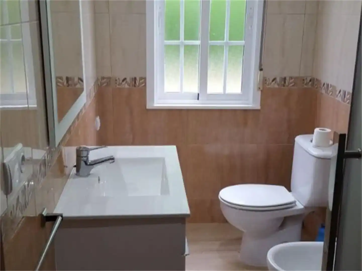 Baño de Piso en venta en Moeche con Jardín privado, Trastero y Amueblado