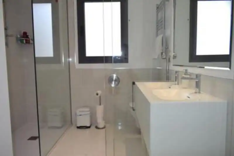 Bathroom of Apartments for rent in Estepona  with Air Conditioner, Heating and Terrace
