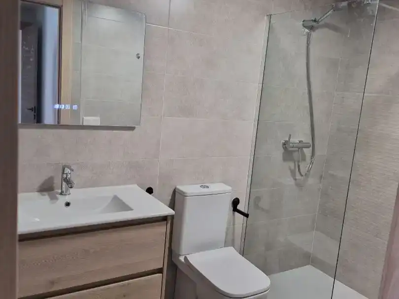 Bany de Pis de lloguer en Paterna amb Aire condicionat, Parquet i Moblat