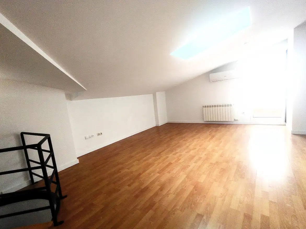 Duplexes for rent in Carrer Correu Vell, Centre Històric