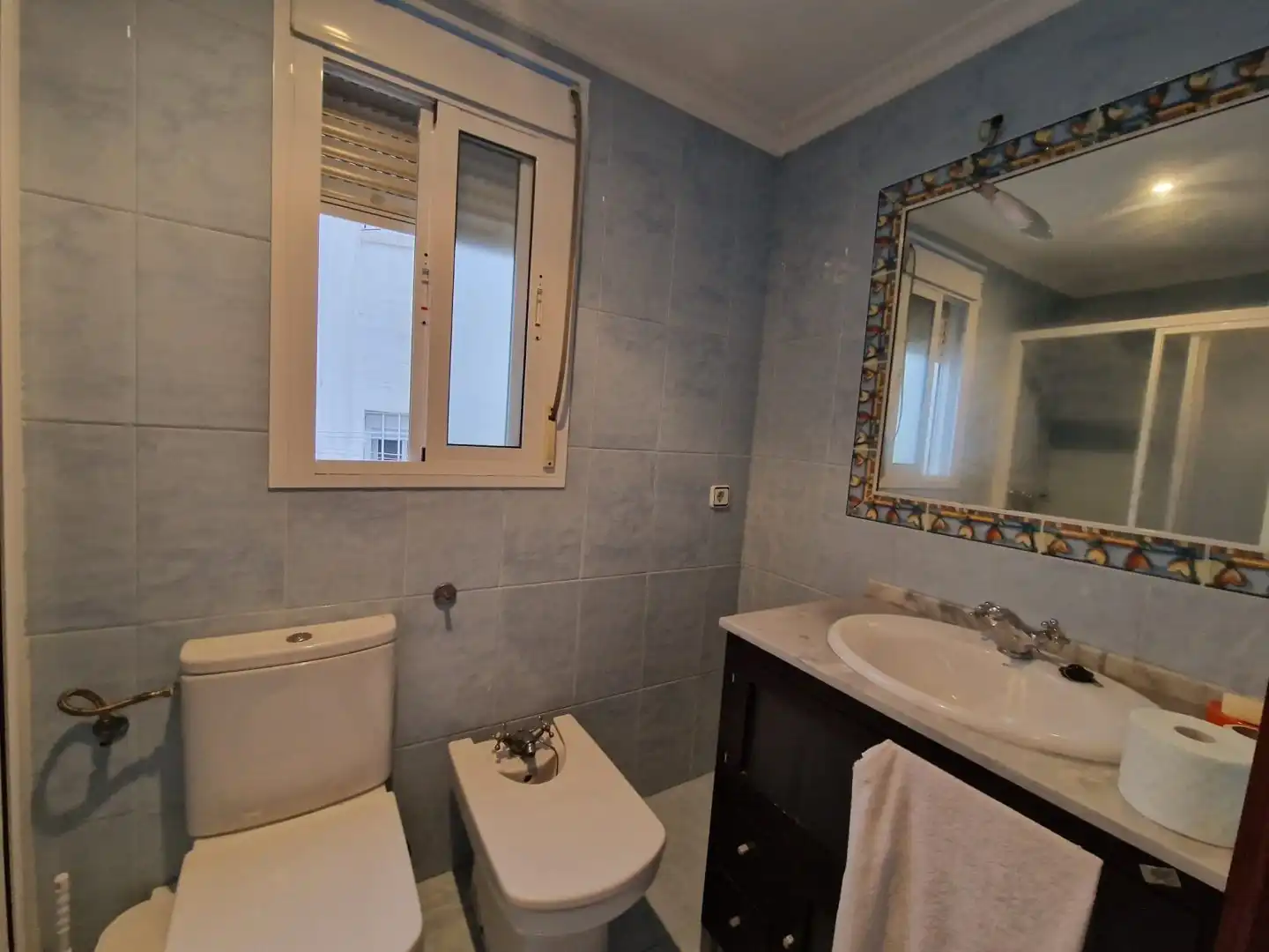 Baño de Piso en venta en Lora del Río con Aire acondicionado y Calefacción