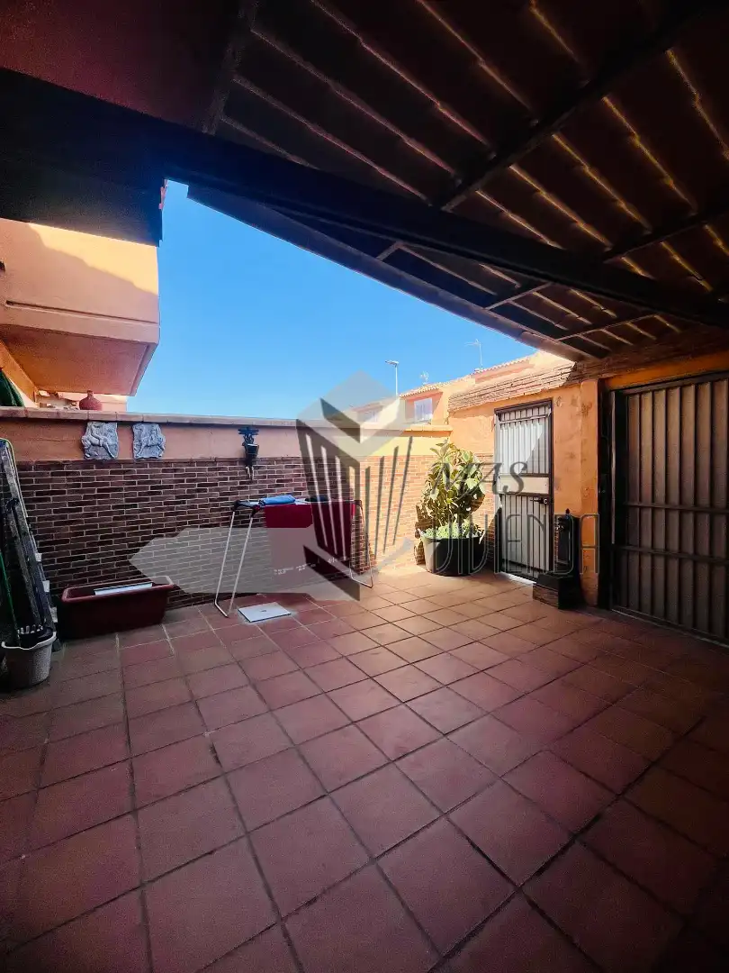 Terrace of Detached homes for sale in Algeciras
