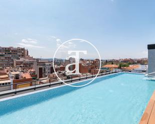 Piscina de Pis de lloguer en L'Hospitalet de Llobregat amb Aire condicionat, Terrassa i Piscina